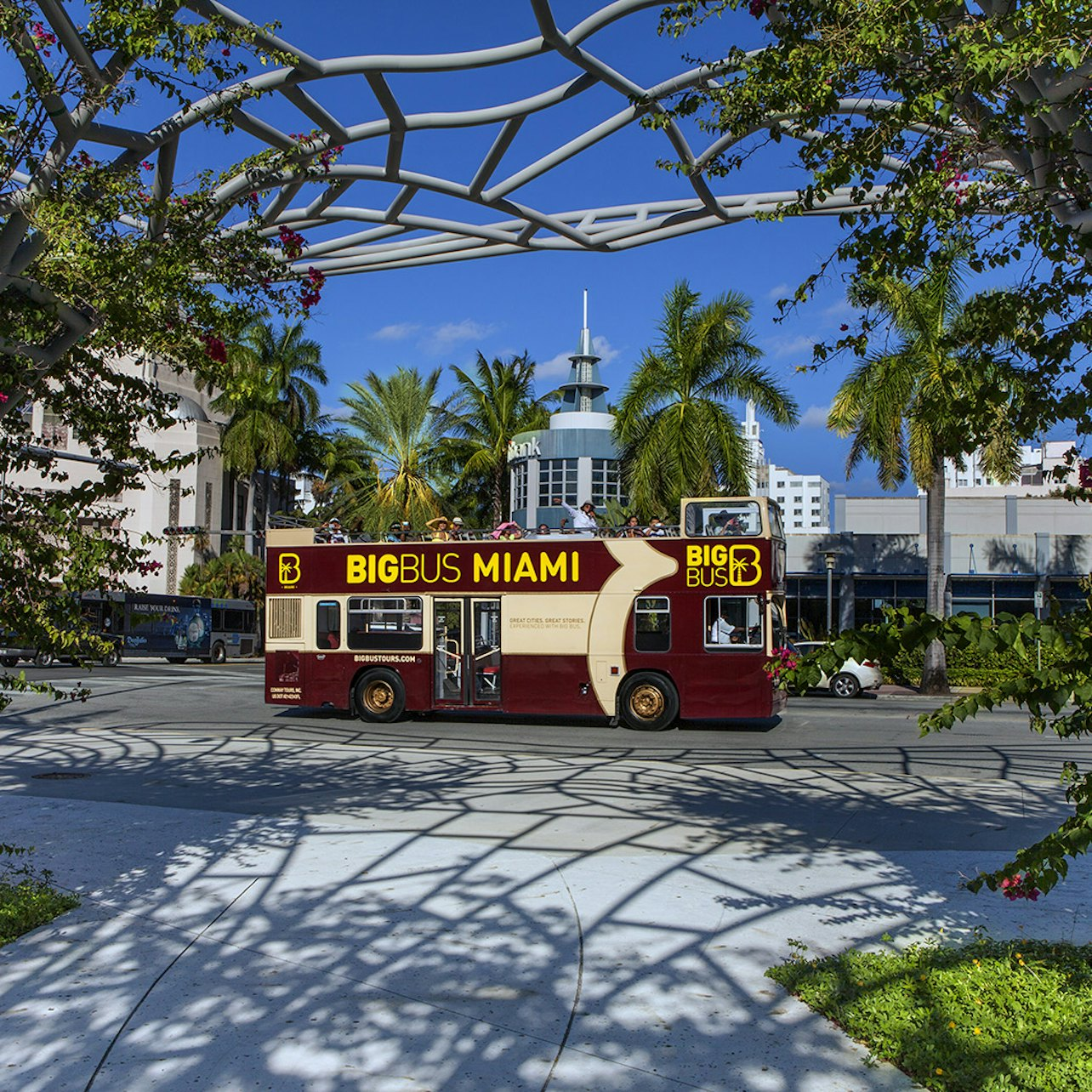 Hop-on Hop-off Bus Miami - Photo 1 of 4